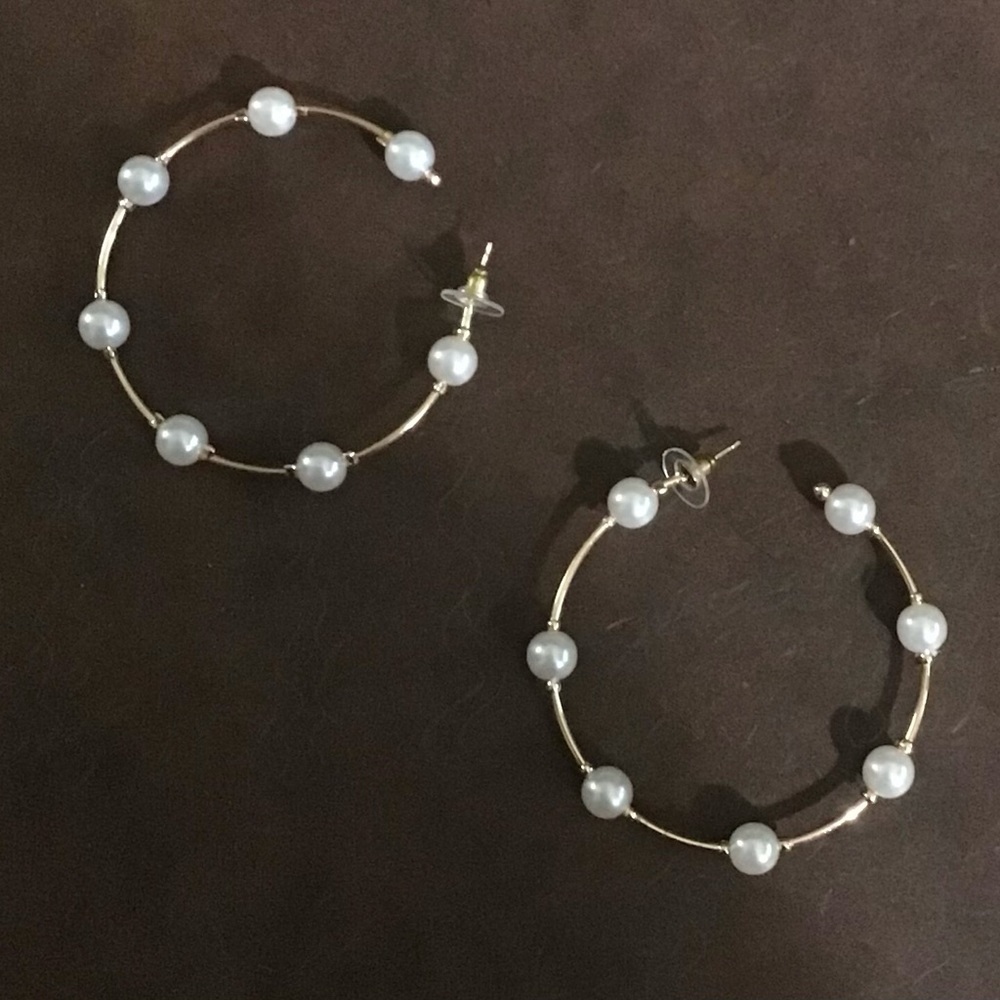 Hoop Earrings with Pearls